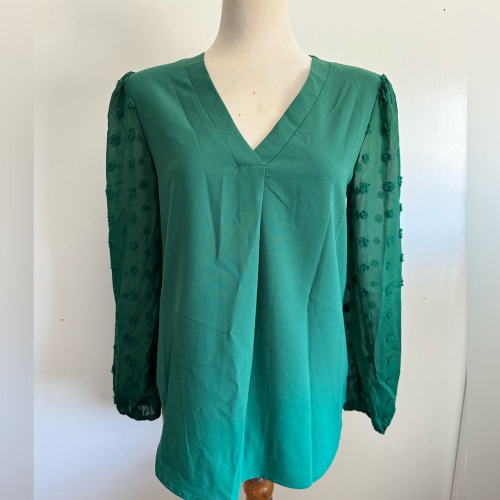 Green Swiss dot woman’s blouse size small v-neck with lantern sleeves